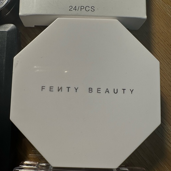 Makeup bundle - Picture 2 of 9